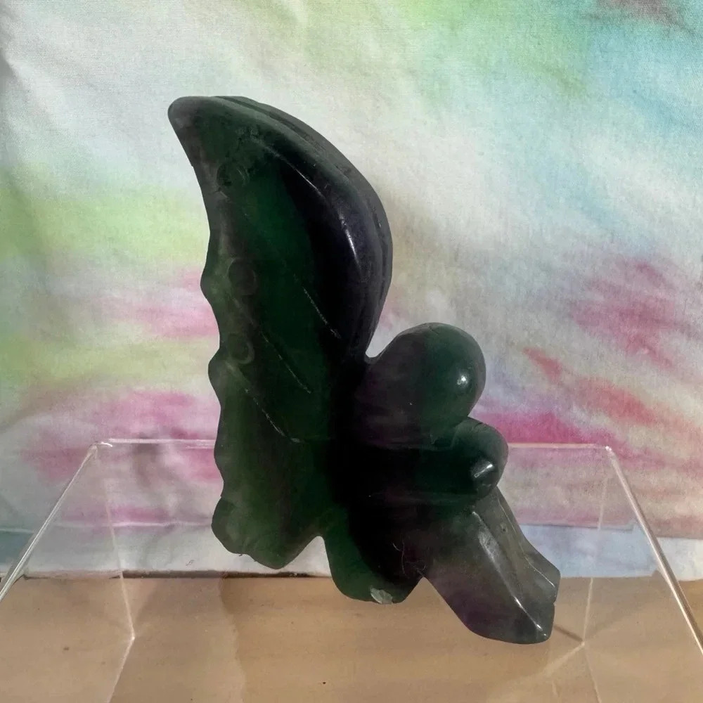 Green Fluorite Fairy Carving - Picture 1 of 2